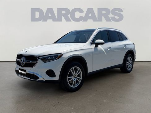 Used 2023 Mercedes-Benz GLC 300 4MATIC image 2