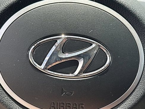 Used 2022 Hyundai Tucson Limited AWD/4WD image 23