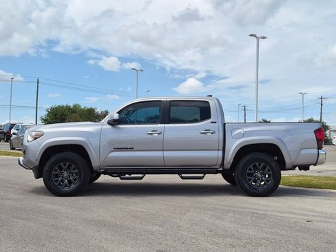 Used 2021 Toyota Tacoma SR5 RWD image 8