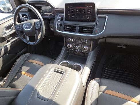 Used 2023 GMC Yukon XL AT4 w/ AT4 Premium Plus Package AWD/4WD image 32