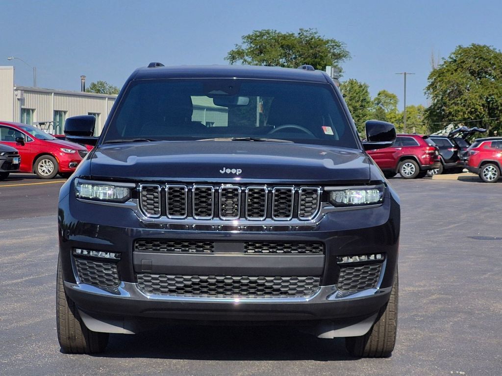Used 2024 Jeep Grand Cherokee L Limited AWD/4WD image 2
