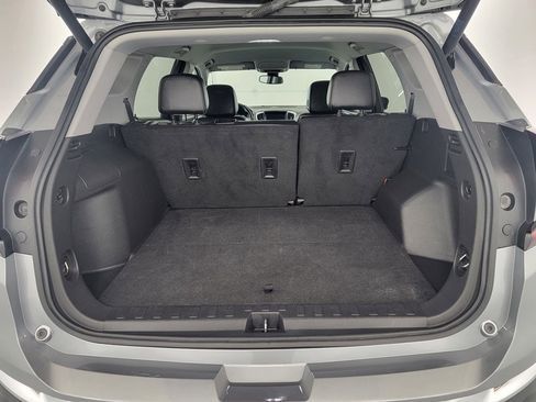 Used 2024 GMC Terrain SLT image 34