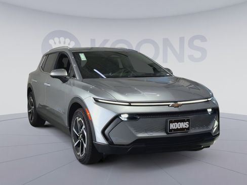 New 2026 Chevrolet Equinox EV LT image 4