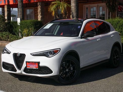 Used 2021 Alfa Romeo Stelvio Sprint w/ Nero Edizione image 4