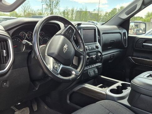 Used 2022 Chevrolet Silverado 1500 LT Trail Boss w/ Bed Protection Package AWD/4WD image 8