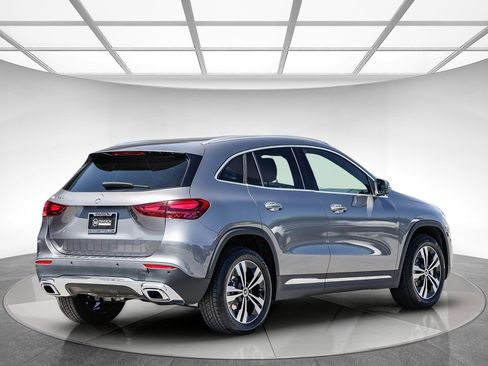 Certified 2025 Mercedes-Benz GLA 250 image 4