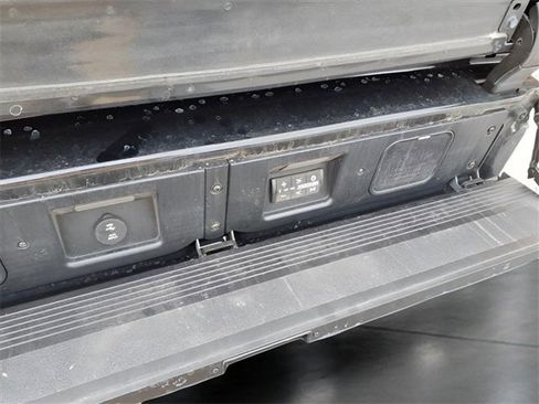 Used 2024 GMC Sierra 2500 AT4X image 8