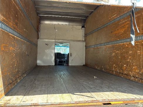 Used 2016 Ford E-450 and Econoline 450 Super Duty w/ Power Windows & Locks Group image 11