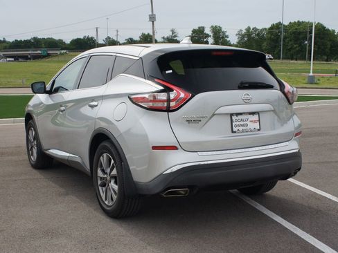 Used 2017 Nissan Murano S w/ Navigation Package FWD image 12