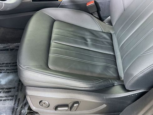 Used 2023 Audi Q5 2.0T Premium w/ Convenience Package image 12