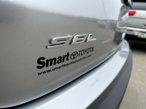 Used 2022 Ford Edge SEL AWD/4WD image 11