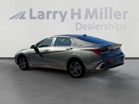 New 2026 Hyundai Elantra SEL Sport Premium FWD image 4