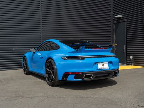 Used 2023 Porsche 911 Carrera RWD image 3