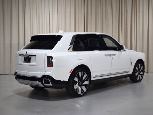 New 2026 Rolls-Royce Cullinan image 2