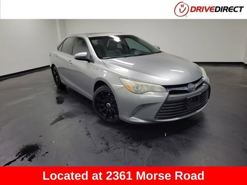 Used 2017 Toyota Camry XLE w/ Moonroof Package FWD image 1
