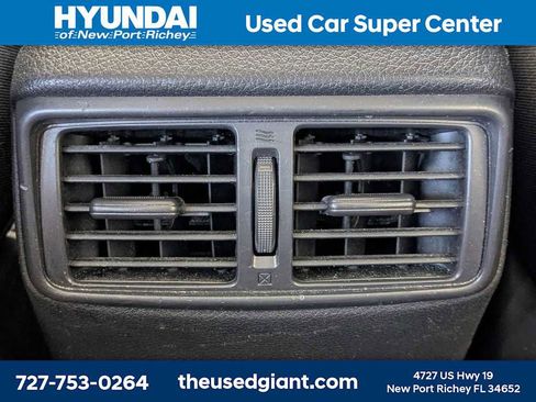 Used 2018 Nissan Rogue S AWD/4WD image 16