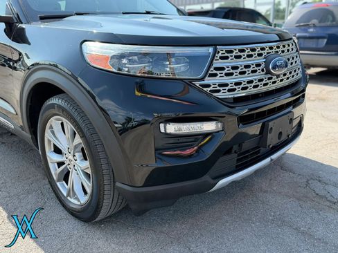 Used 2020 Ford Explorer XLT w/ Equipment Group 202A AWD/4WD image 10