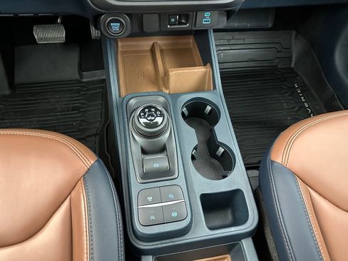 Used 2022 Ford Maverick Lariat w/ Lariat Luxury Package image 17