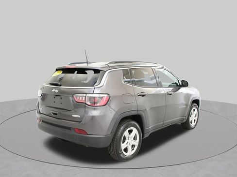Used 2023 Jeep Compass Latitude w/ Convenience Group AWD/4WD image 11