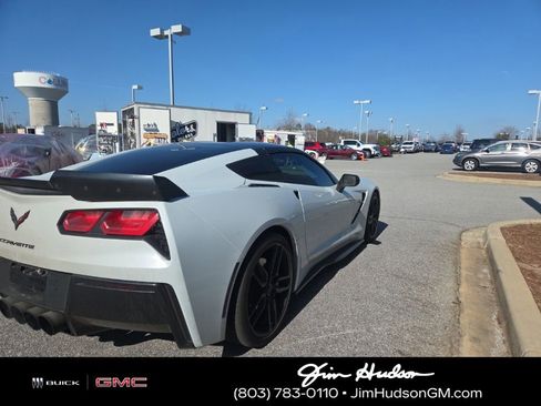 Used 2019 Chevrolet Corvette Stingray Coupe w/ Carbon Flash Badge Package image 4