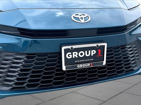 Used 2025 Toyota Camry SE w/ Convenience Package AWD/4WD image 29