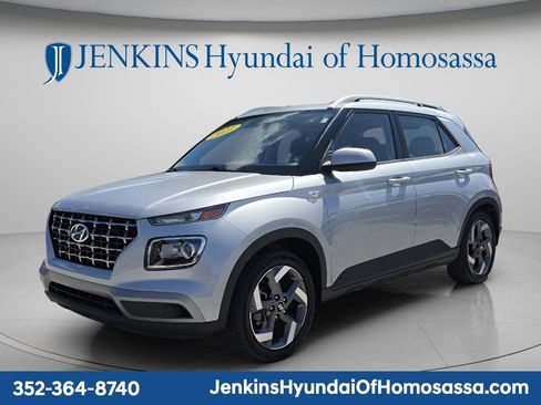 Used 2023 Hyundai Venue SEL FWD image 10