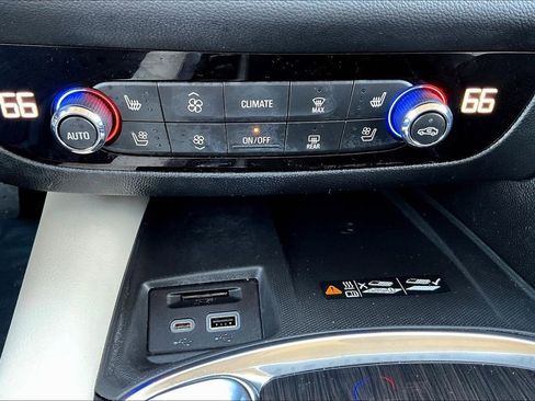 Used 2022 Buick Enclave Premium w/ Experience Buick Package image 15