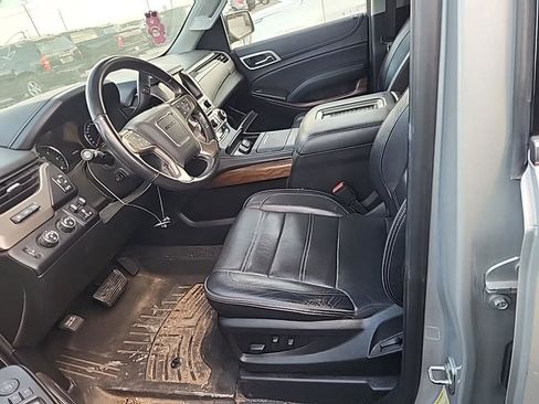 Used 2019 GMC Yukon XL Denali image 15