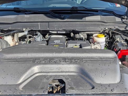 Used 2024 RAM 2500 Tradesman w/ Chrome Appearance Group AWD/4WD image 13