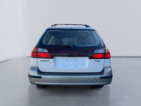 Used 2004 Subaru Outback Wagon image 4