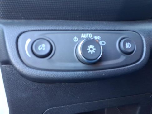 Used 2023 Chevrolet TrailBlazer RS w/ Convenience Package image 17