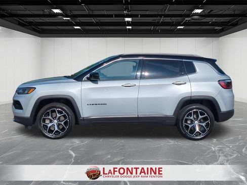 Used 2024 Jeep Compass Limited AWD/4WD image 2