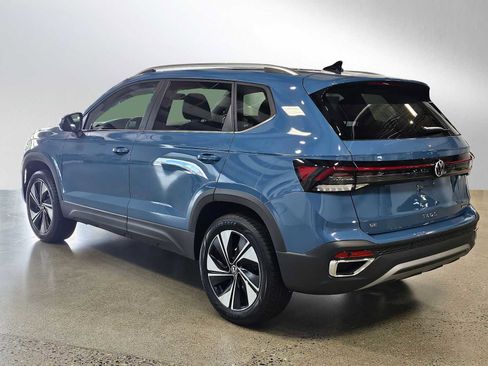 New 2025 Volkswagen Taos SE image 5