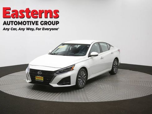 Used 2023 Nissan Altima 2.5 SV FWD image 55