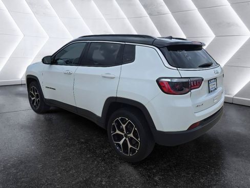 Used 2025 Jeep Compass Limited AWD/4WD image 7