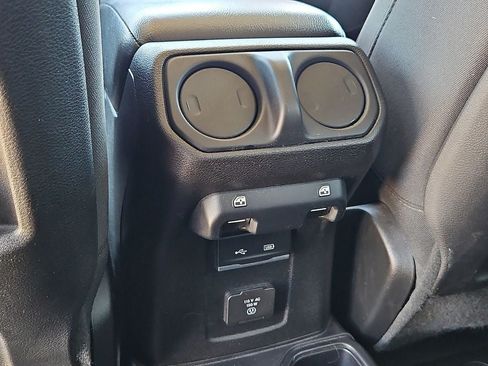 Used 2018 Jeep Wrangler Unlimited Rubicon AWD/4WD image 20