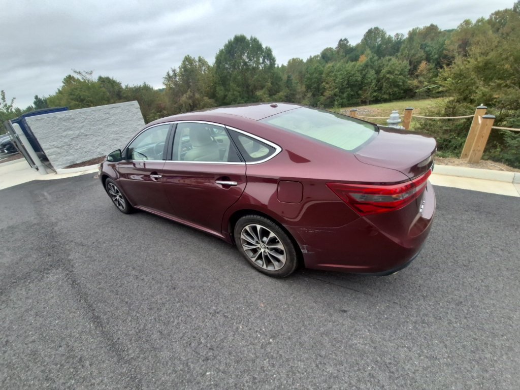 Used 2016 Toyota Avalon XLE Plus FWD image 8