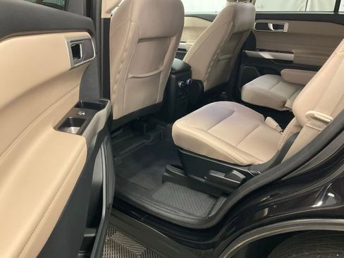 Used 2023 Ford Explorer XLT AWD/4WD image 26