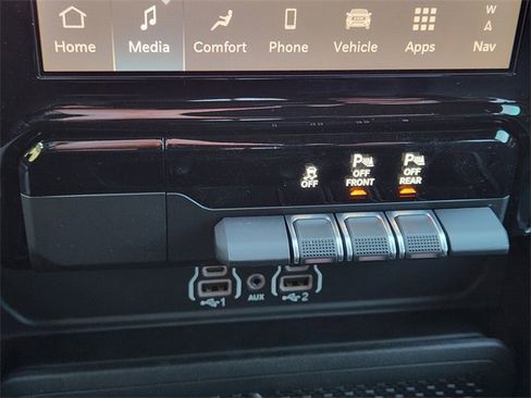 New 2026 RAM 1500 4x4 Crew Cab image 14