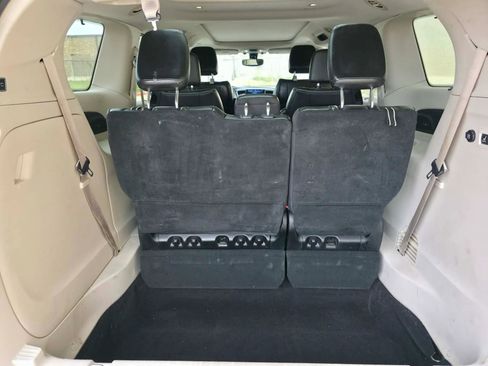 Used 2018 Chrysler Pacifica Limited FWD image 12