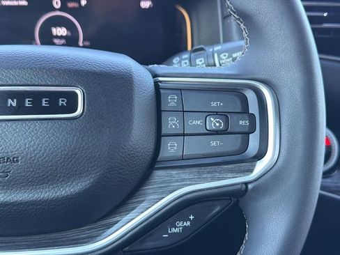 Used 2024 Jeep Wagoneer Series II w/ Flexible Seating Group RWD image 19