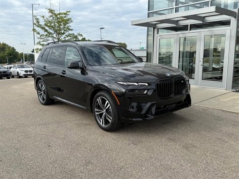New 2026 BMW X7 M60i image 1