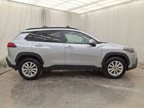 Certified 2023 Toyota Corolla Cross LE image 25