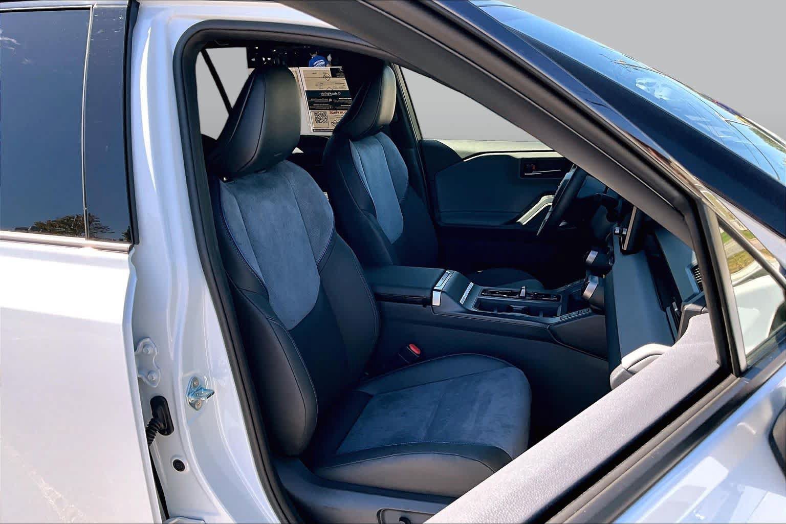 Used 2026 Toyota RAV4 XSE w/ Panoramic Sun Roof Package AWD/4WD image 8
