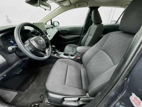 Used 2025 Toyota Corolla LE FWD image 13