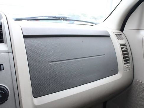 Used 2010 Ford Escape XLT AWD/4WD image 17