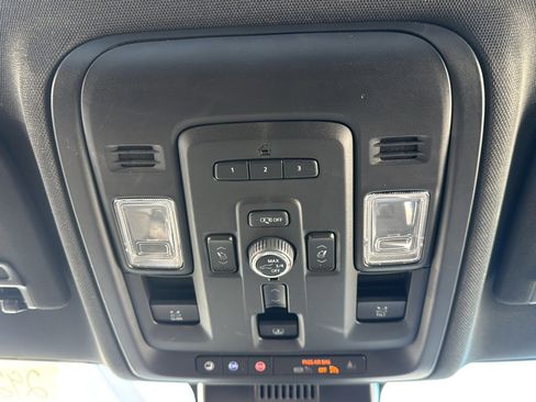 Used 2024 Chevrolet Tahoe High Country image 43