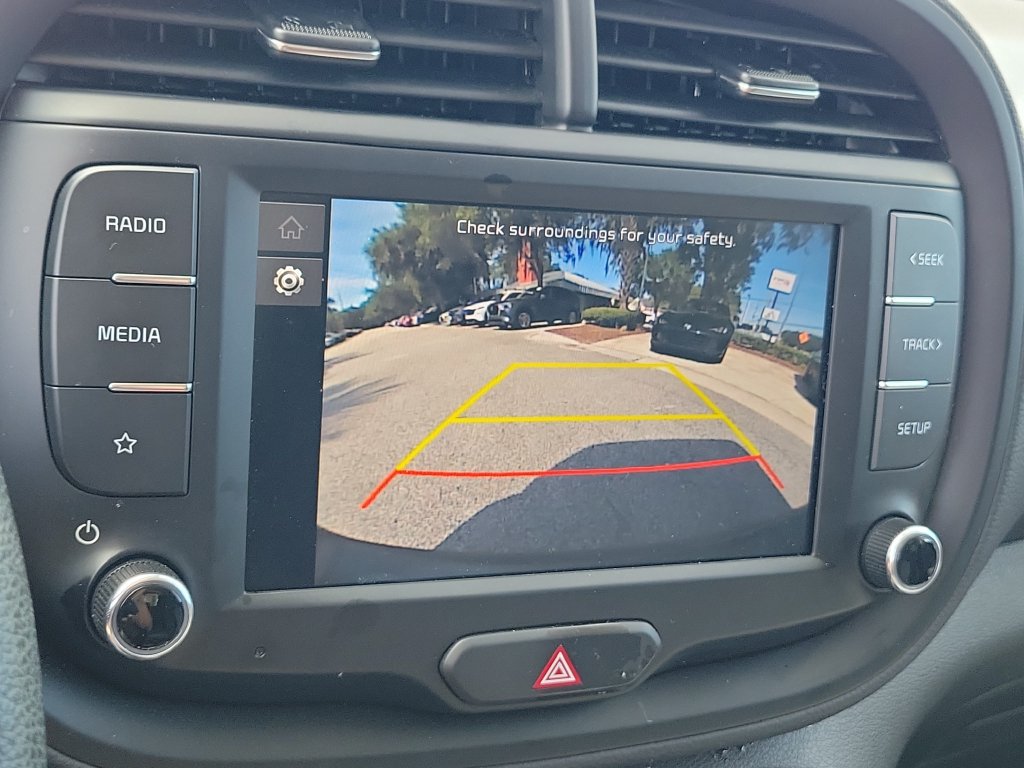 Used 2025 Kia Soul LX w/ LX Technology Package FWD image 27
