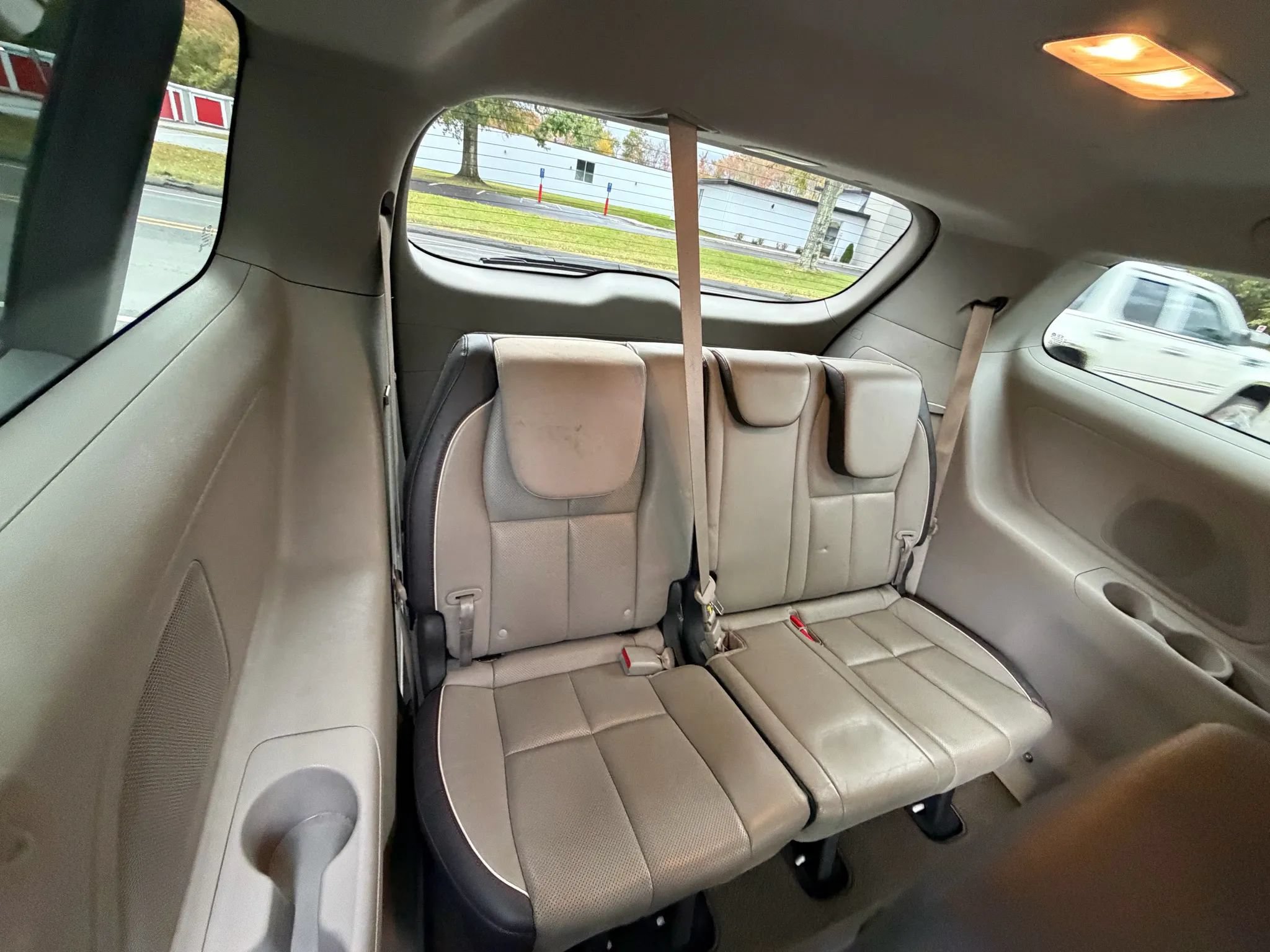 Used 2016 Kia Sedona LX w/ LX Essentials Premium Package FWD image 17
