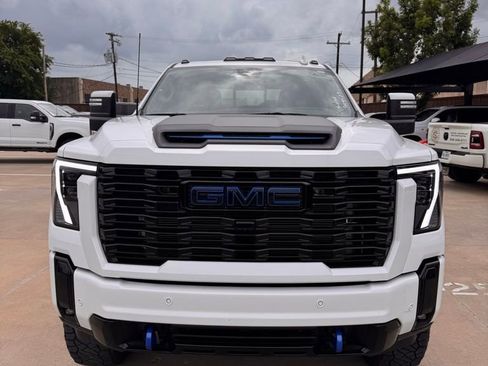 Used 2025 GMC Sierra 3500 Denali w/ Denali Reserve Package AWD/4WD image 1